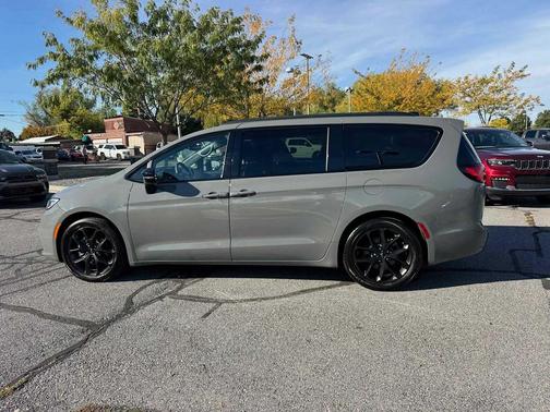 2025 Chrysler Pacifica Limited
