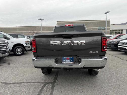 2026 RAM 2500 Tradesman Crew Cab 4x4 6'4' Box
