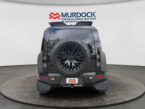 Charente Grey Premium Metallic 2026 Land Rover Defender P635 OCTA
