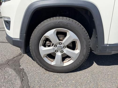 White Clearcoat 2018 Jeep Compass Latitude