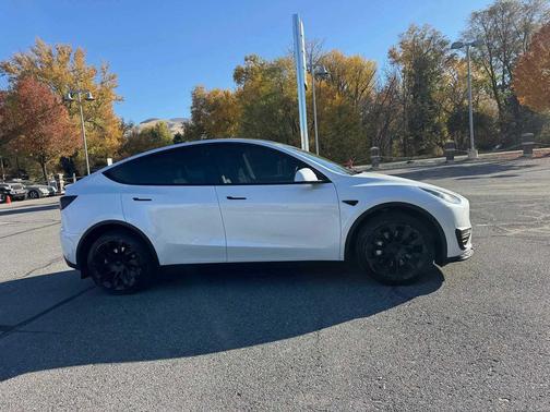 2023 Tesla Model Y AWD