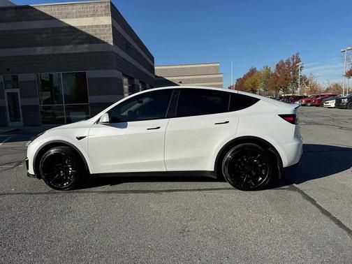 2023 Tesla Model Y AWD