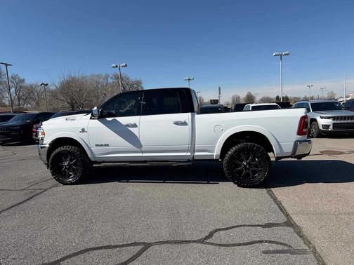 2022 RAM 3500 Laramie Crew Cab 4x4 6'4' Box