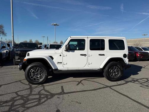 2026 Jeep Wrangler 4-Door Sahara 4x4