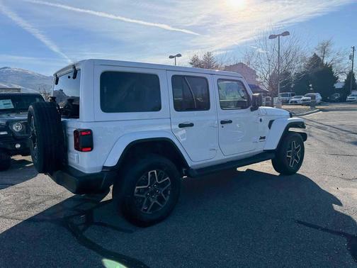 2026 Jeep Wrangler 4-Door Sahara 4x4