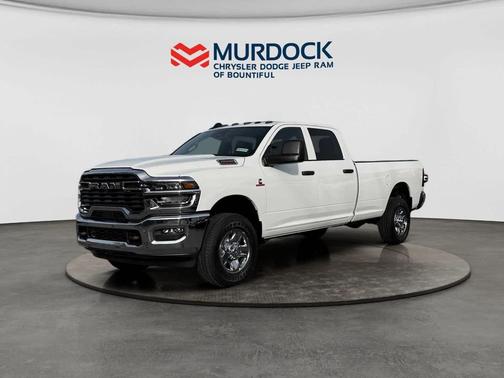 2026 RAM 2500 Tradesman Crew Cab 4x4 8' Box