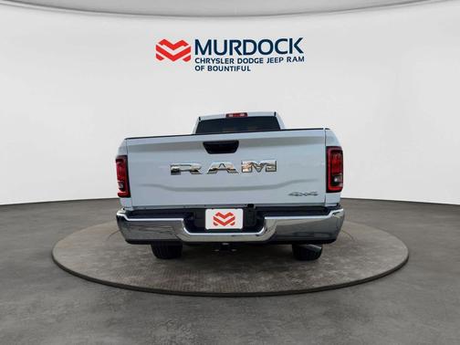2026 RAM 2500 Tradesman Crew Cab 4x4 8' Box