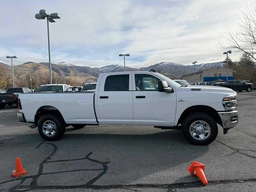 2026 RAM 2500 Tradesman Crew Cab 4x4 8' Box
