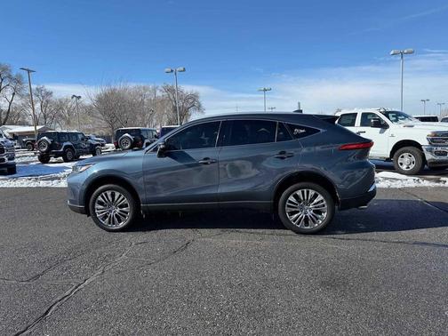 2023 Toyota Venza XLE