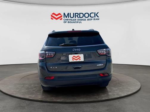 Baltic Gray Metallic Clearcoat 2024 Jeep Compass Latitude