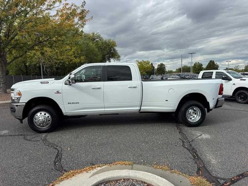 2024 RAM 3500 Laramie Crew Cab 4x4 8' Box