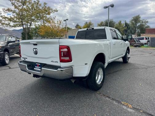 2024 RAM 3500 Laramie Crew Cab 4x4 8' Box