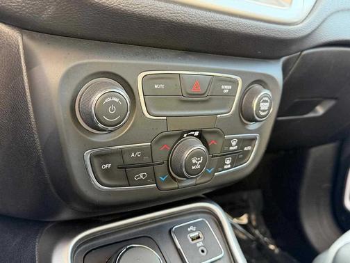 2017 Jeep New Compass Latitude