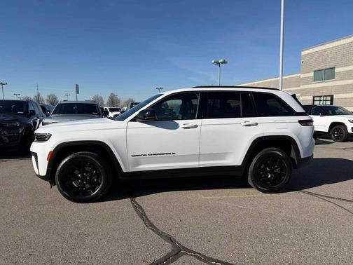 2026 Jeep Grand Cherokee Altitude