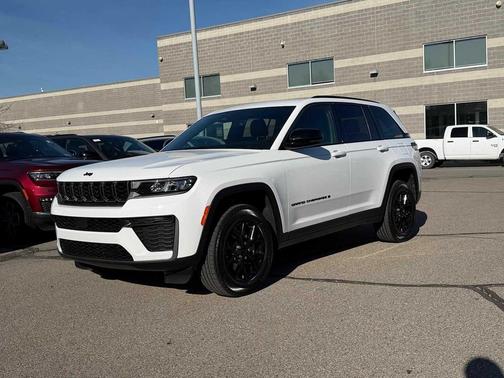 2026 Jeep Grand Cherokee Altitude