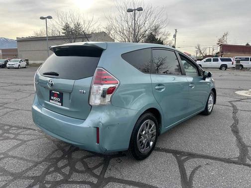 2016 Toyota Prius v Two