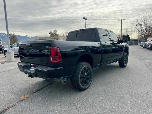 2025 RAM 3500 Big Horn Crew Cab 4x4 6'4' Box