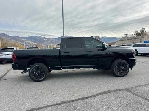 2025 RAM 3500 Big Horn Crew Cab 4x4 6'4' Box