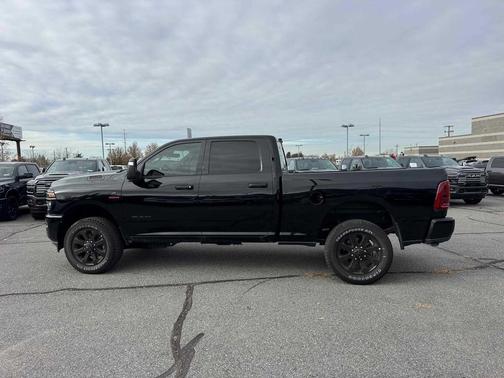 2025 RAM 3500 Big Horn Crew Cab 4x4 6'4' Box