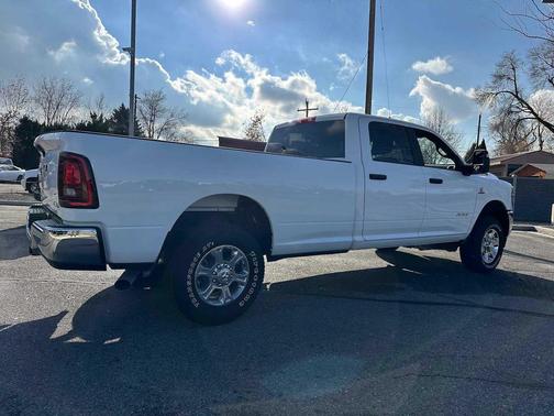 2025 RAM 3500 Big Horn Crew Cab 4x4 8' Box