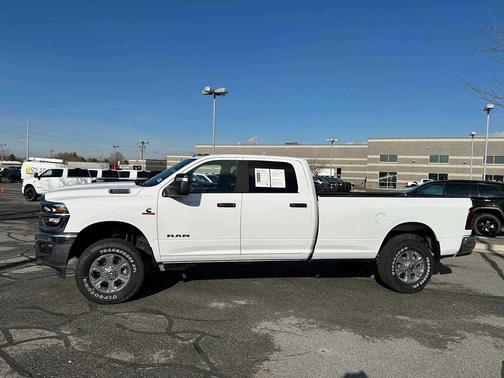 2025 RAM 3500 Big Horn Crew Cab 4x4 8' Box