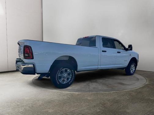 2025 RAM 3500 Big Horn Crew Cab 4x4 8' Box