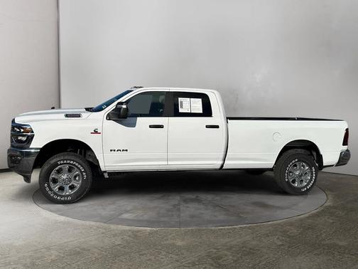 2025 RAM 3500 Big Horn Crew Cab 4x4 8' Box