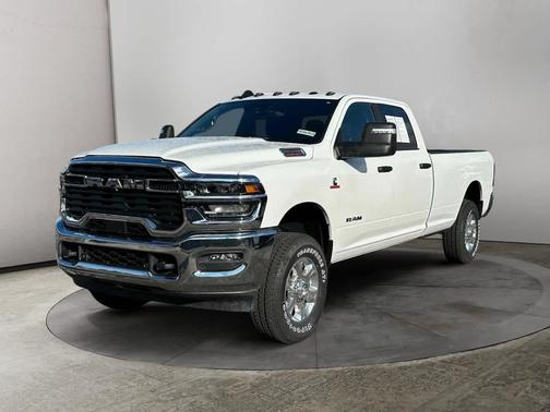 2025 RAM 3500 Big Horn Crew Cab 4x4 8' Box