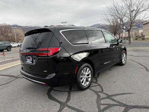 2026 Chrysler Pacifica L