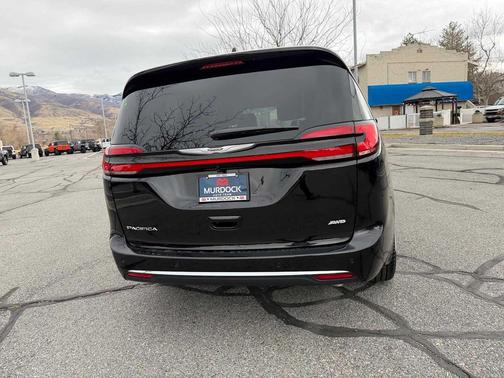 2026 Chrysler Pacifica L