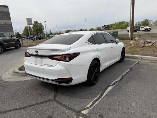 2023 Lexus ES 250 Base