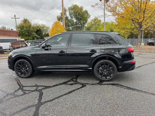 2023 Audi Q7 45 Premium Plus