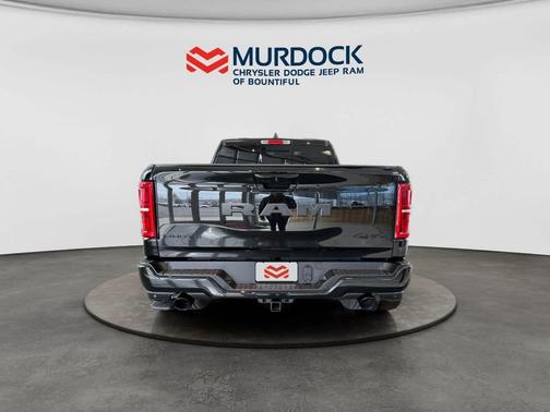 Diamond Black Crystal Pearlcoat 2026 RAM 1500 Limited