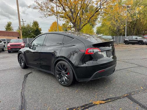 2022 Tesla Model Y Performance Dual Motor All-Wheel Drive