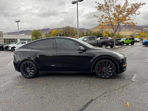 2022 Tesla Model Y Performance Dual Motor All-Wheel Drive