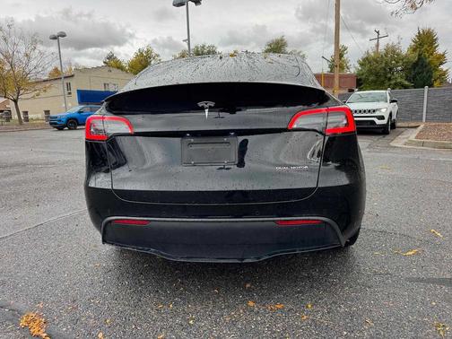 2022 Tesla Model Y Performance Dual Motor All-Wheel Drive