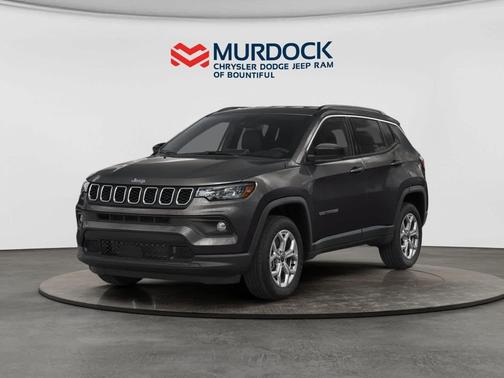Diamond Black Crystal Pearlcoat 2026 Jeep Compass Latitude