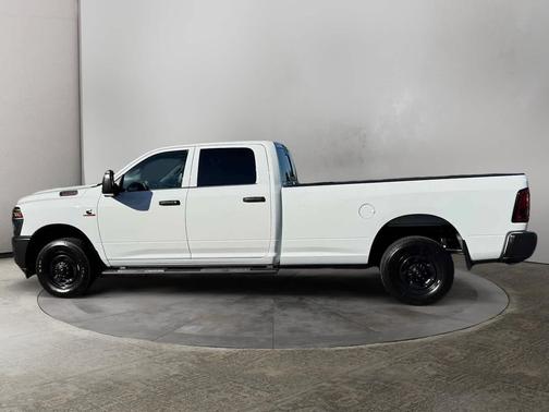 2026 RAM 2500 Tradesman Crew Cab 4x2 8' Box