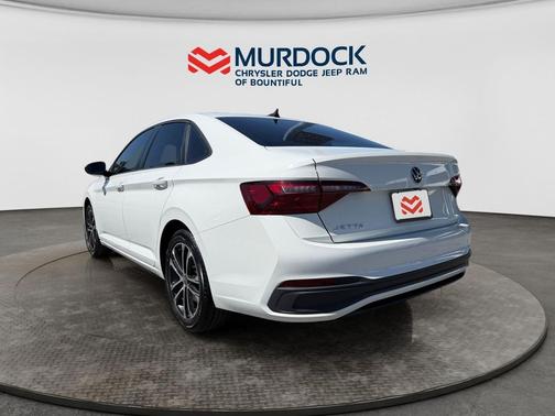 Pure White 2022 Volkswagen Jetta 1.5T Sport