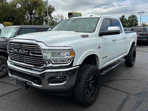 2020 RAM 2500 Laramie Crew Cab 4X4 6'4' Box