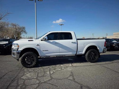2020 RAM 2500 Laramie Crew Cab 4X4 6'4' Box