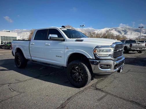 2020 RAM 2500 Laramie Crew Cab 4X4 6'4' Box