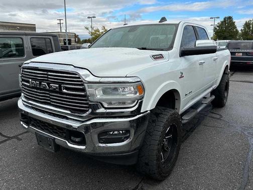 2020 RAM 2500 Laramie Crew Cab 4X4 6'4' Box