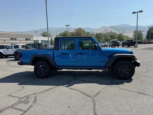 2025 Jeep Gladiator Sport