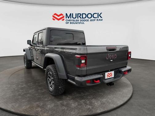 Granite Crystal Metallic Clearcoat 2026 Jeep Gladiator Rubicon