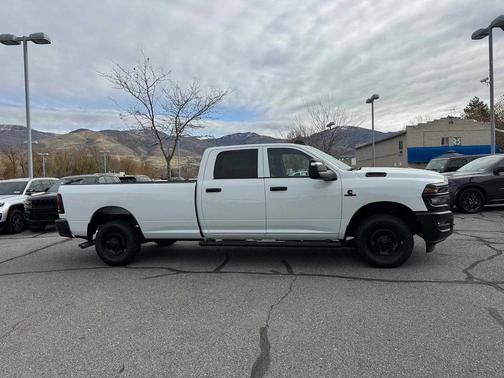 2026 RAM 2500 Tradesman Crew Cab 4x2 8' Box