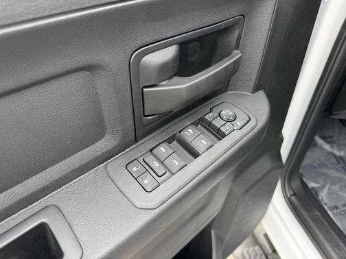 2026 RAM 2500 Tradesman Crew Cab 4x2 8' Box