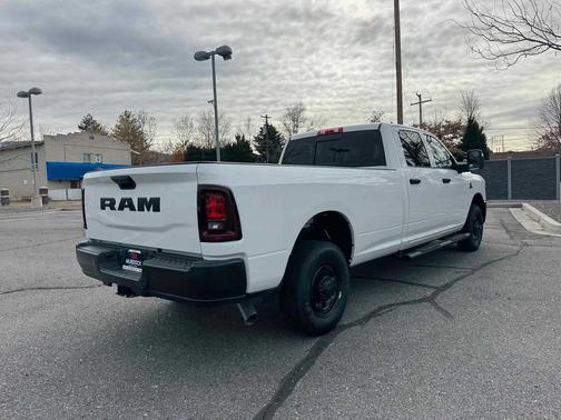 2026 RAM 2500 Tradesman Crew Cab 4x2 8' Box