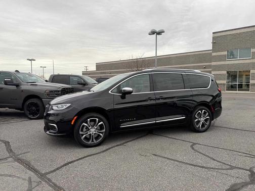 2026 Chrysler Pacifica L