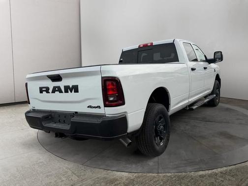 2026 RAM 3500 Tradesman Crew Cab 4x4 8' Box